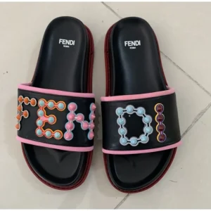 年末年始限定、出血大セール 品質保証 セール商品 FENDI フェンデイ お買得 レディース スリッパ 商品画像 1
