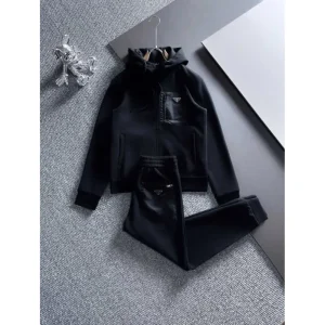 2026 最新の注目ファッション PRADA プラダ 上下セット 商品画像 1