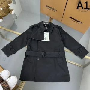 2024FW コート BURBERRY バーバリー 個性的な印象に仕上がり 商品画像 1