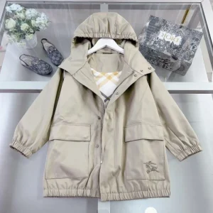 2024FW コート BURBERRY バーバリー すっきりしたシルエット 商品画像 1