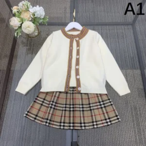 2024FW 上下セット BURBERRY バーバリー 海外のファッション新品 商品画像 1