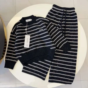 2024FW 上下セット CHANEL シャネル インパクト抜群のデザイン 商品画像 1