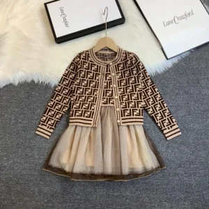 2024FW 上下セット FENDI フェンデイ 秋冬トップス最新情報をチェック 商品画像 1