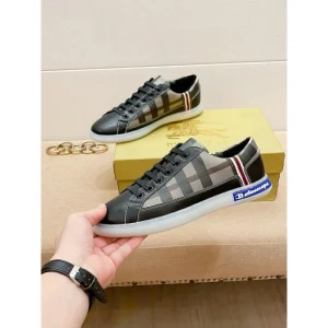BURBERRY バーバリー 新作いきなり値下げ! 2026 メンズ用 カジュアルシューズ 商品画像 1