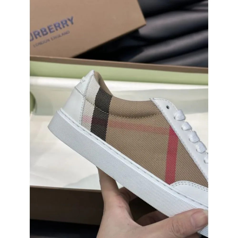 BURBERRY バーバリー レトロな雰囲気が漂う 2026 メンズ用 カジュアルシューズ 商品画像 8