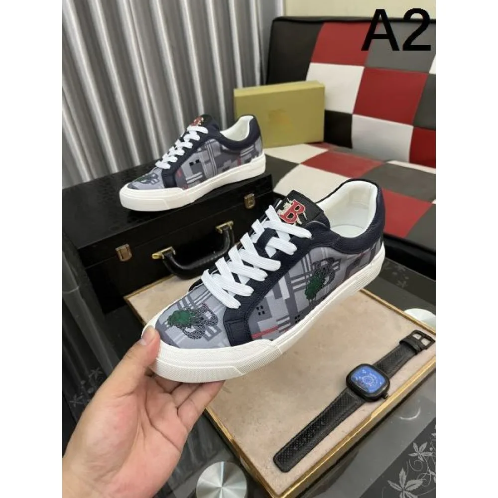 BURBERRY バーバリー 春らしい季節感 2026 メンズ用 カジュアルシューズ 商品画像 2