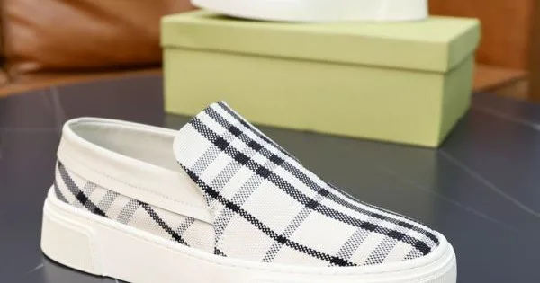 BURBERRY バーバリー 激安最強セール 2026 メンズ用 カジュアルシューズ 商品画像 11