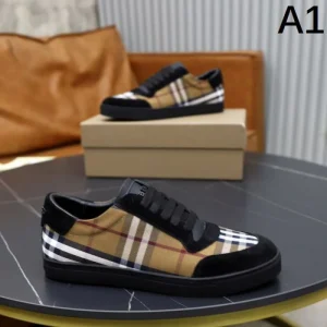 BURBERRY バーバリー 夏シーズン特集 2026 メンズ用 カジュアルシューズ 商品画像 1