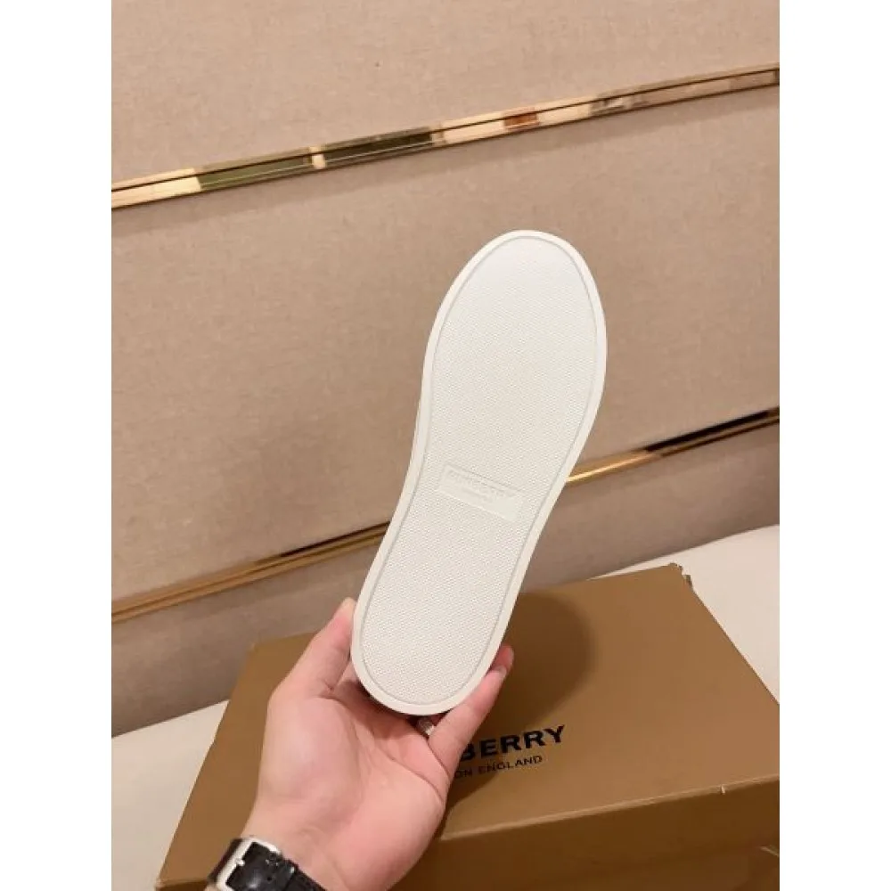 BURBERRY バーバリー 最新で一目惚れ 2026 メンズ用 カジュアルシューズ 商品画像 9
