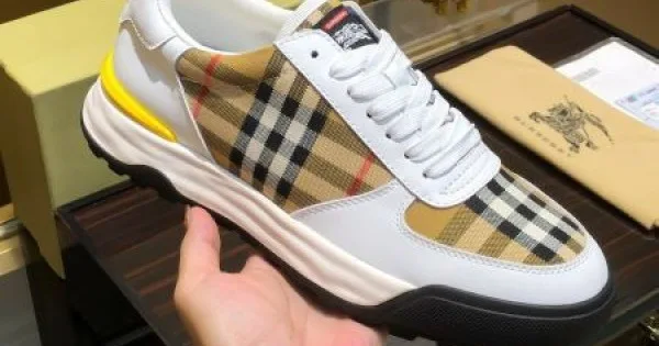 BURBERRY バーバリー 夏コーデの主役級 2026 メンズ用 カジュアルシューズ 商品画像 11