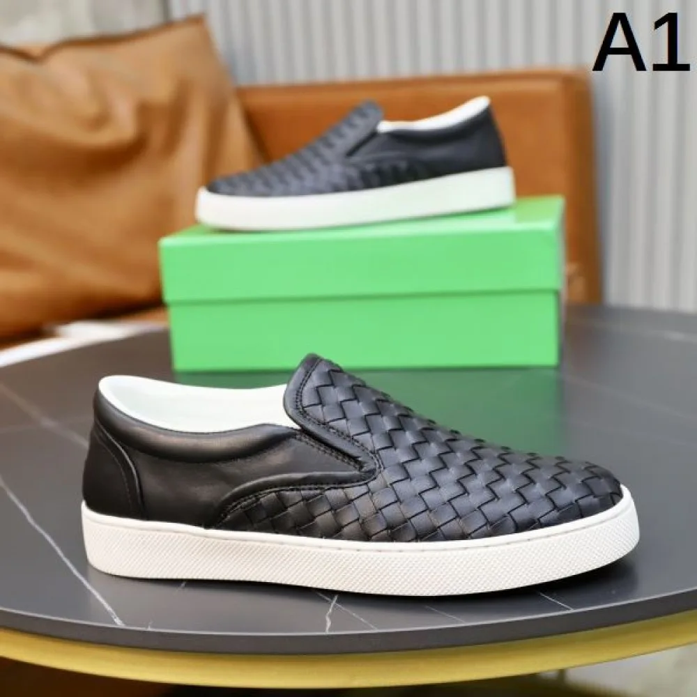 BOTTEGA VENETA ボッテガヴェネタ 先行予約販売 2026 メンズ用 カジュアルシューズ 商品画像 1
