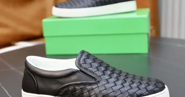 BOTTEGA VENETA ボッテガヴェネタ 先行予約販売 2026 メンズ用 カジュアルシューズ 商品画像 11
