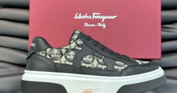 FERRAGAMO サルヴァトーレ フェラガモ 雑誌掲載 2026 メンズ用 カジュアルシューズ 商品画像 11