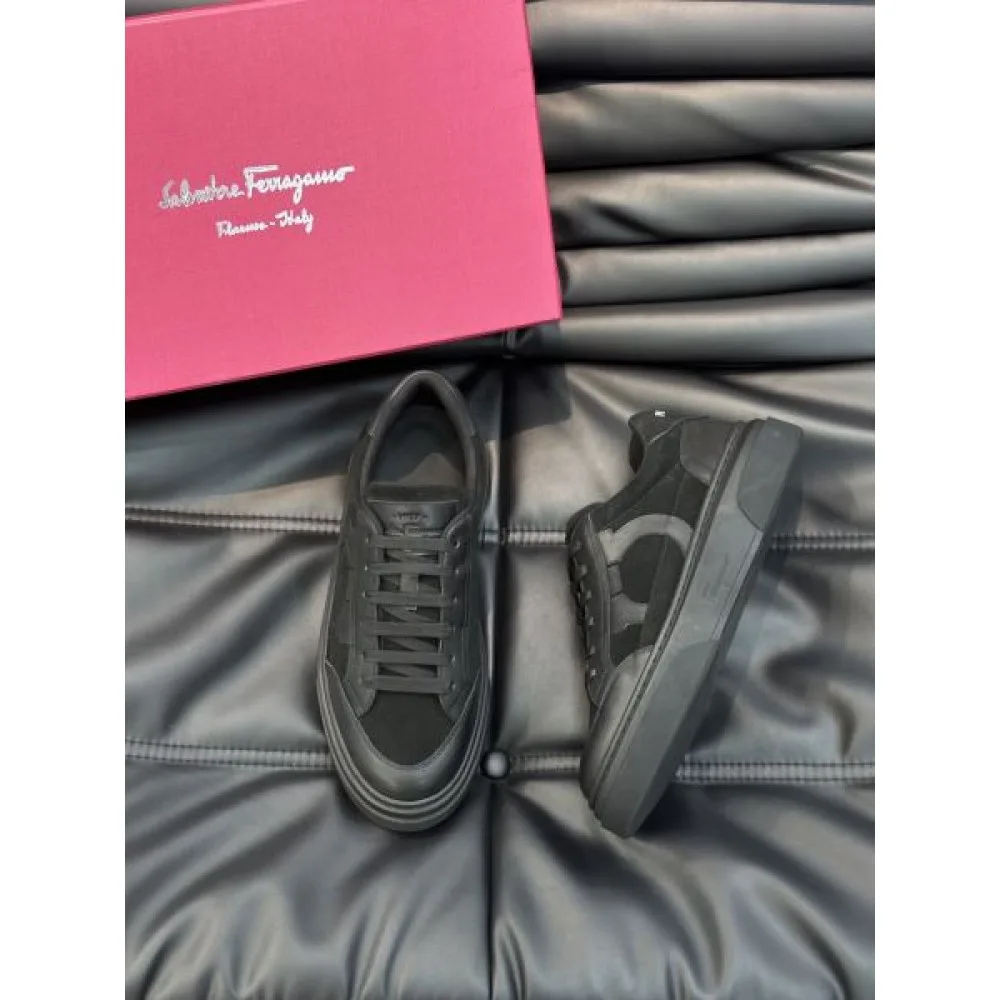 FERRAGAMO サルヴァトーレ フェラガモ 完売前に 2026 メンズ用 カジュアルシューズ 商品画像 3