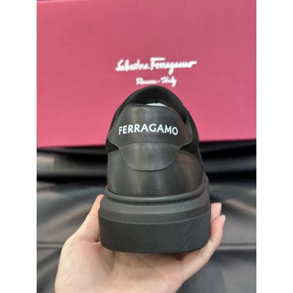FERRAGAMO サルヴァトーレ フェラガモ 完売前に 2026 メンズ用 カジュアルシューズ 商品画像 8
