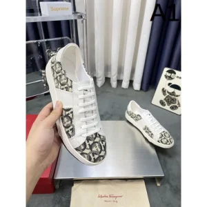 2024FW メンズ用 カジュアルシューズ FERRAGAMO サルヴァトーレ フェラガモ 売切れ必須 商品画像 1