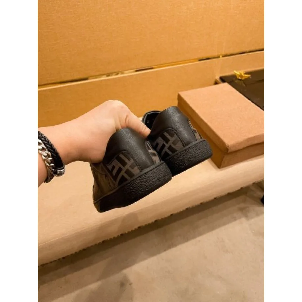FENDI フェンデイ スタイリッシュなスタイル 2026 メンズ用 カジュアルシューズ 商品画像 9