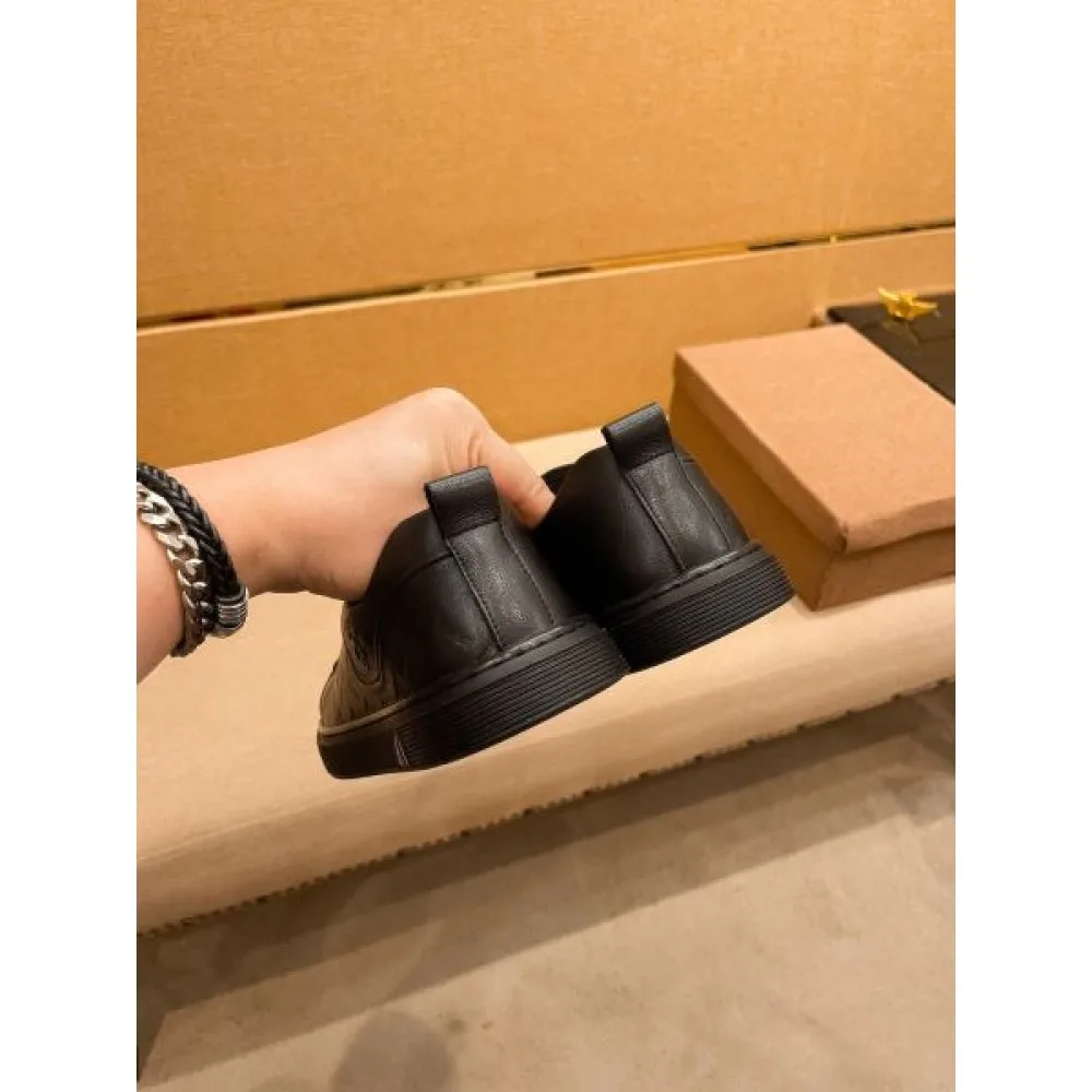 FENDI フェンデイ デイリー使いに実用性抜群 2026 メンズ用 カジュアルシューズ 商品画像 9
