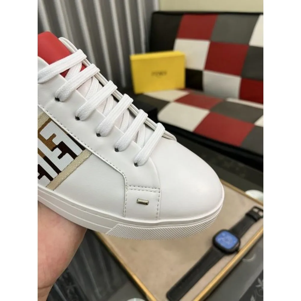 FENDI フェンデイ 人気の高さがうかがえ 2026 メンズ用 カジュアルシューズ 商品画像 6