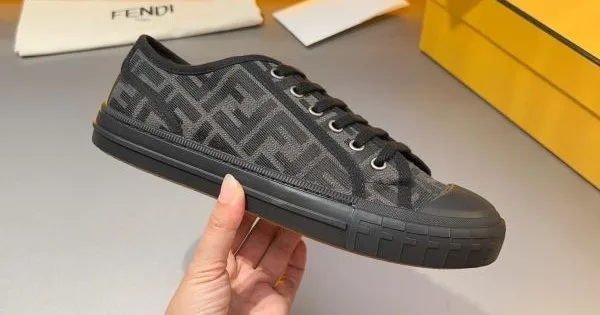FENDI フェンデイ 海外大人気アイテム 2026 メンズ用 カジュアルシューズ 商品画像 12