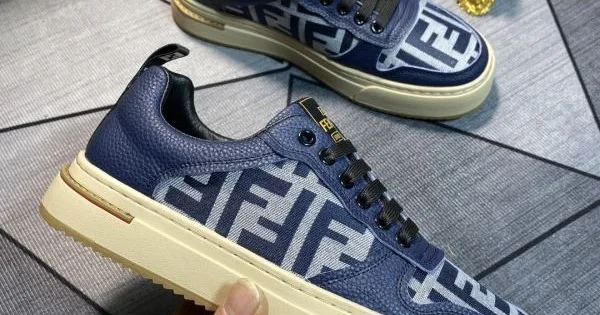 2024FW メンズ用 カジュアルシューズ FENDI フェンデイ 人気の高さがうかがえ 商品画像 11