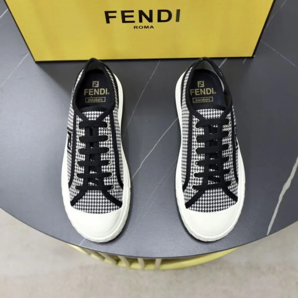 2024FW メンズ用 カジュアルシューズ FENDI フェンデイ シーン問わずに使える 商品画像 1