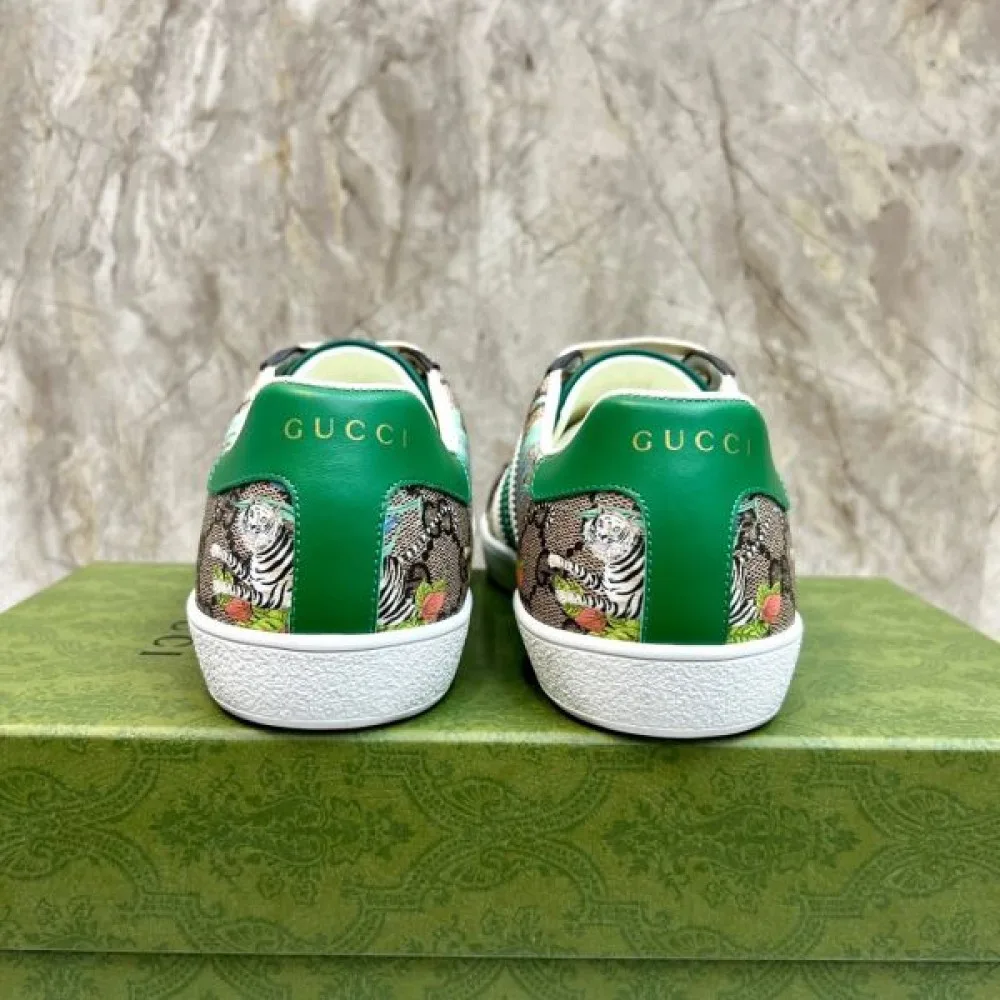 GUCCI グッチ きれいめな印象で着こなし 2026 メンズ用 カジュアルシューズ 商品画像 8