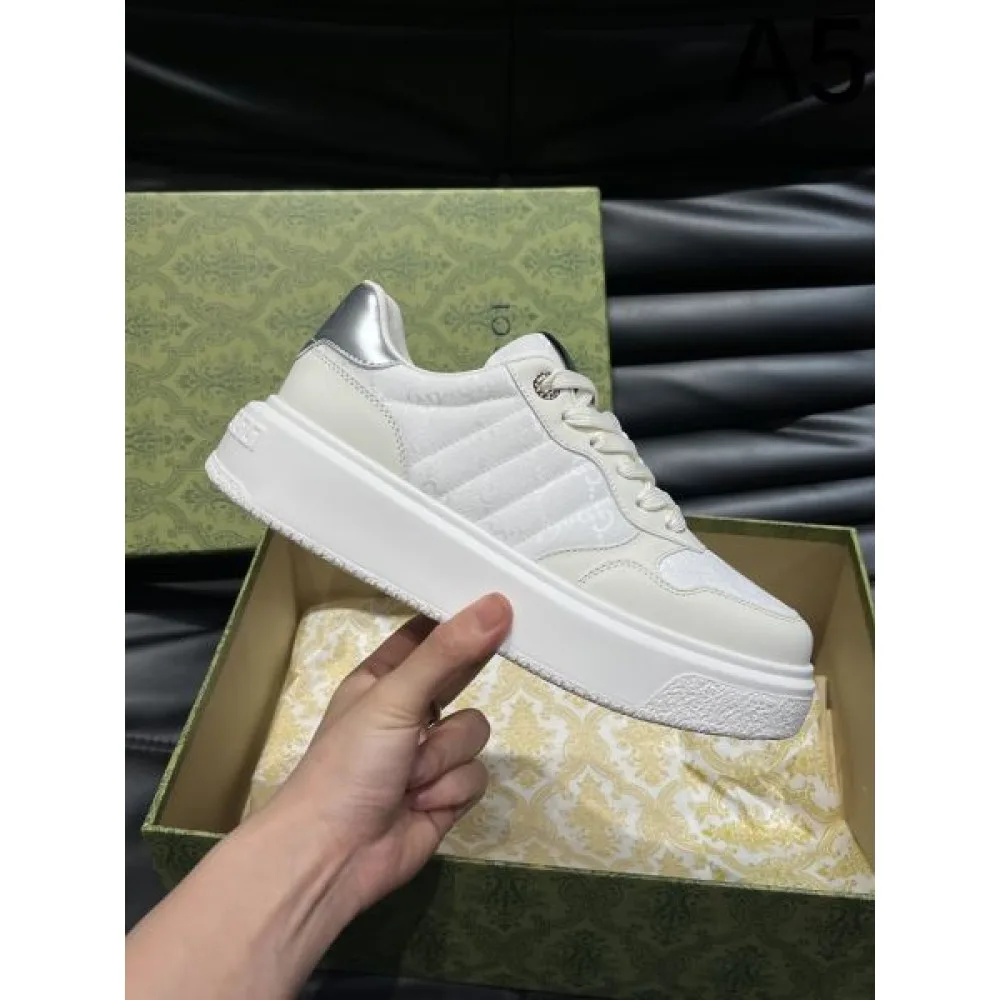 GUCCI グッチ シーン問わずに使える 2026 メンズ用 カジュアルシューズ 商品画像 5