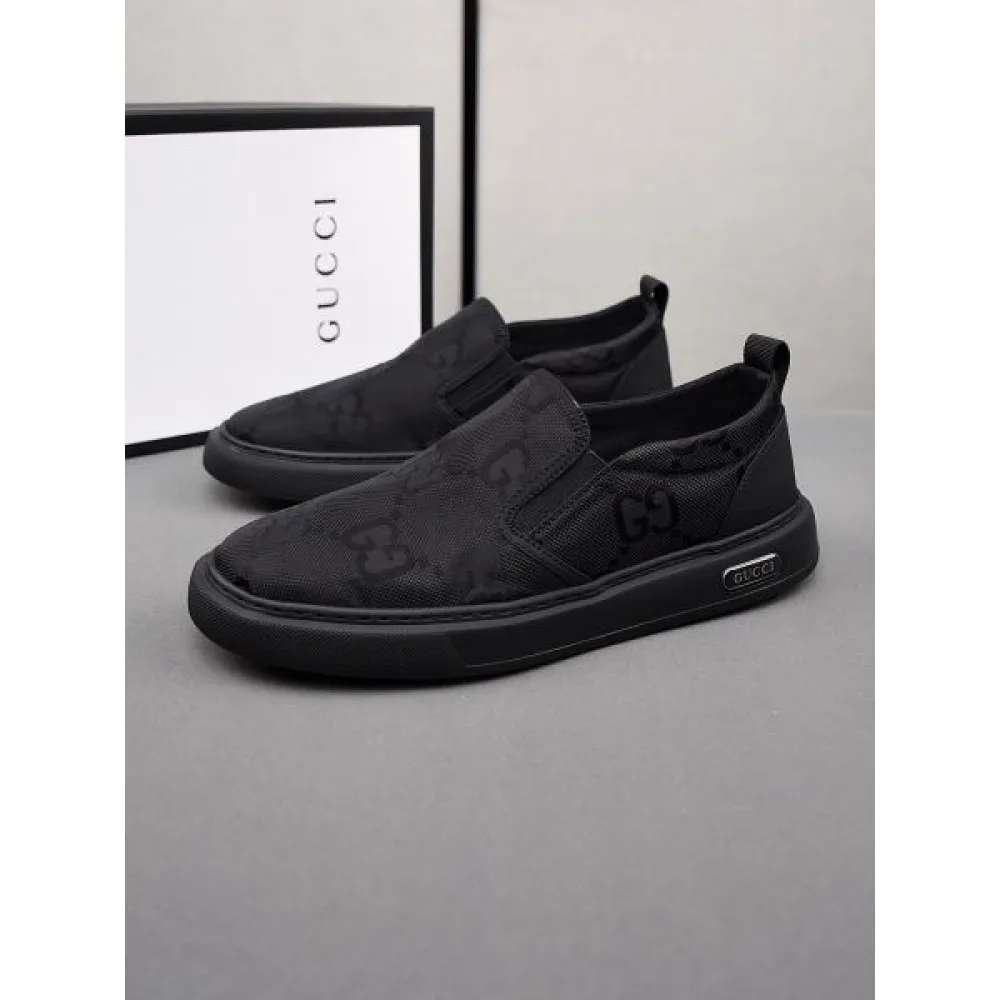 GUCCI グッチ お気に入りのデザイン 2026 メンズ用 カジュアルシューズ 商品画像 4