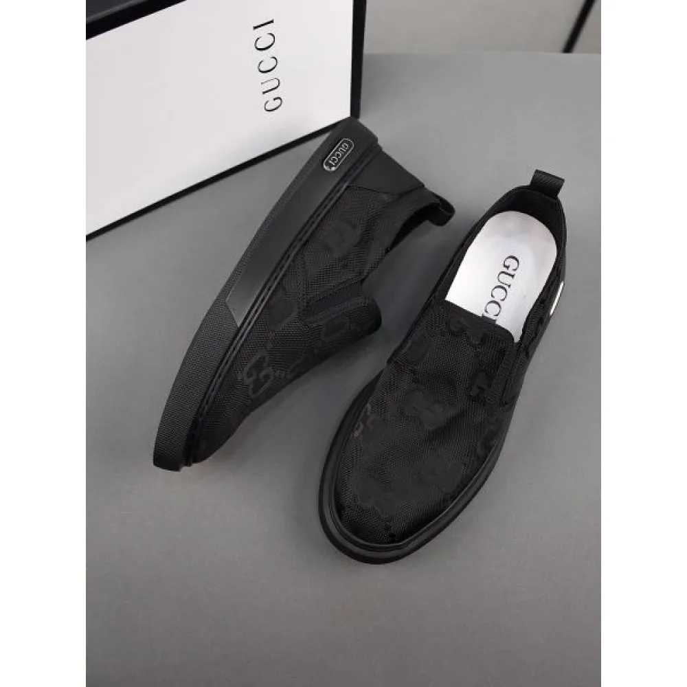 GUCCI グッチ お気に入りのデザイン 2026 メンズ用 カジュアルシューズ 商品画像 5