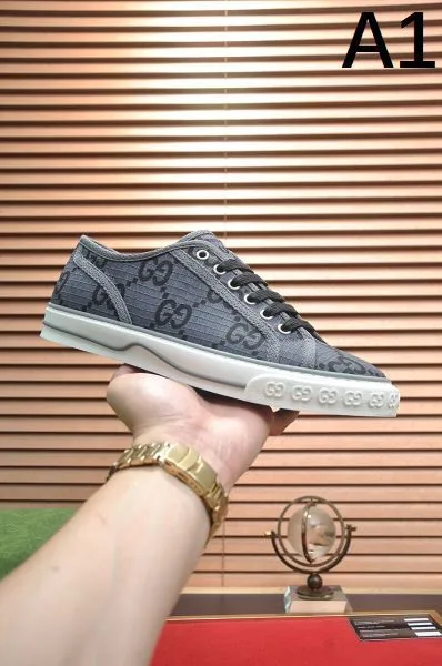 GUCCI グッチ 大人っぽく見せてくれ 2026 メンズ用 カジュアルシューズ 商品画像 10