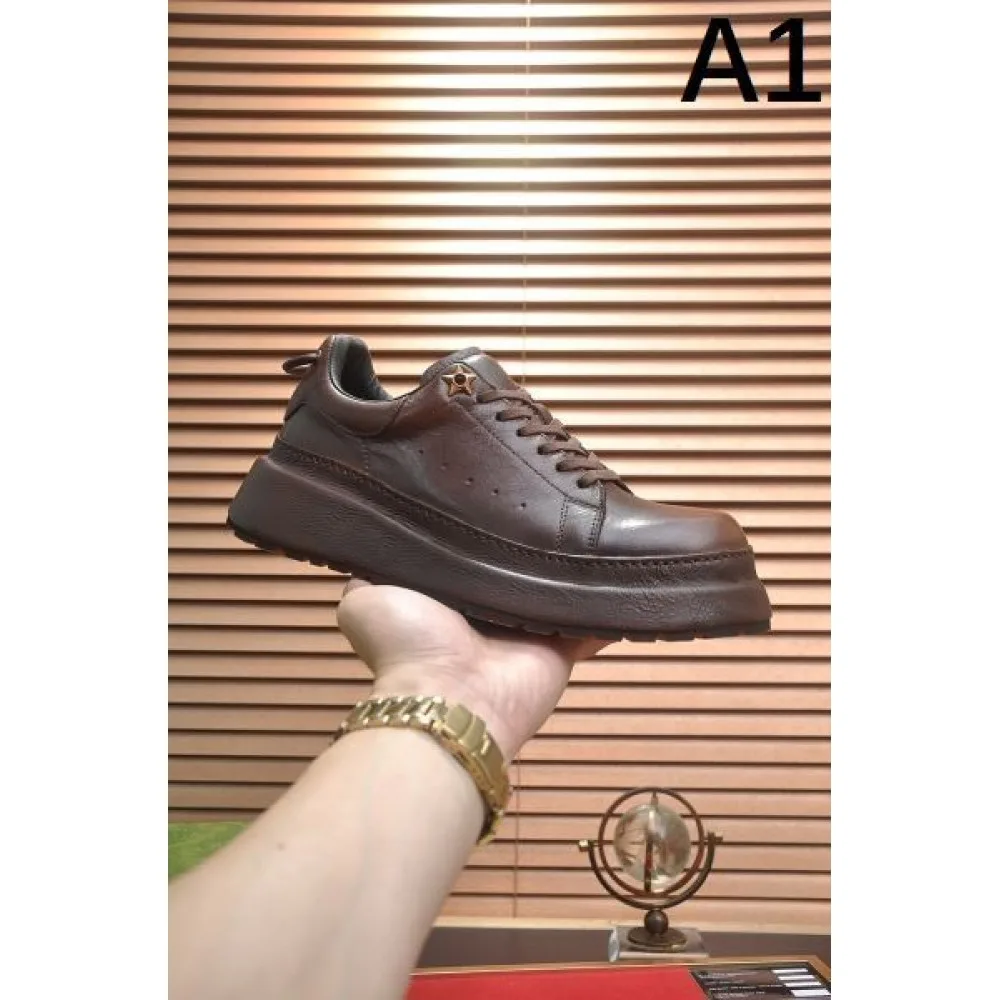 GUCCI グッチ 少量入荷☆限定モデル 2026 メンズ用 カジュアルシューズ 商品画像 1