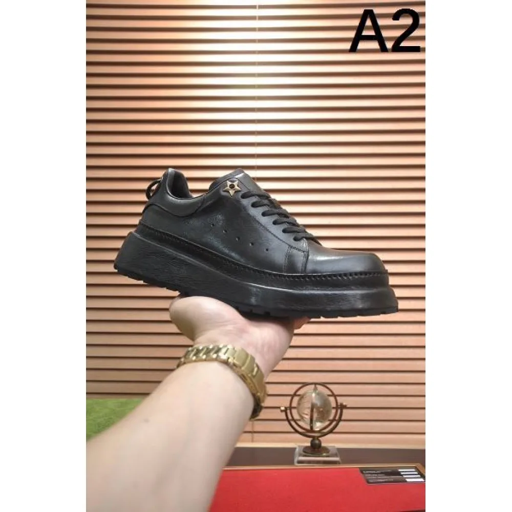 GUCCI グッチ 少量入荷☆限定モデル 2026 メンズ用 カジュアルシューズ 商品画像 2