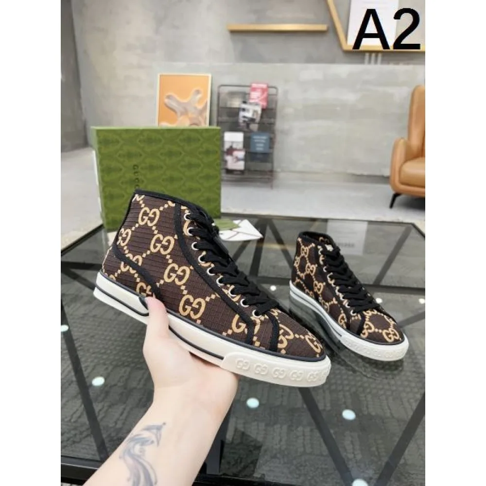GUCCI グッチ カッコ良くキあります 2026 メンズ用 カジュアルシューズ 商品画像 2