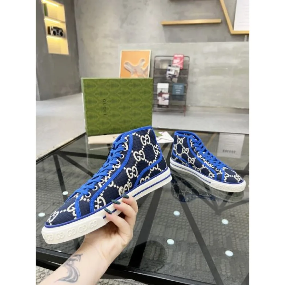 GUCCI グッチ カッコ良くキあります 2026 メンズ用 カジュアルシューズ 商品画像 5