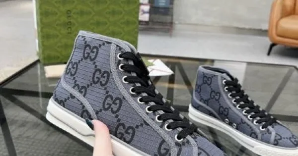 GUCCI グッチ カッコ良くキあります 2026 メンズ用 カジュアルシューズ 商品画像 11