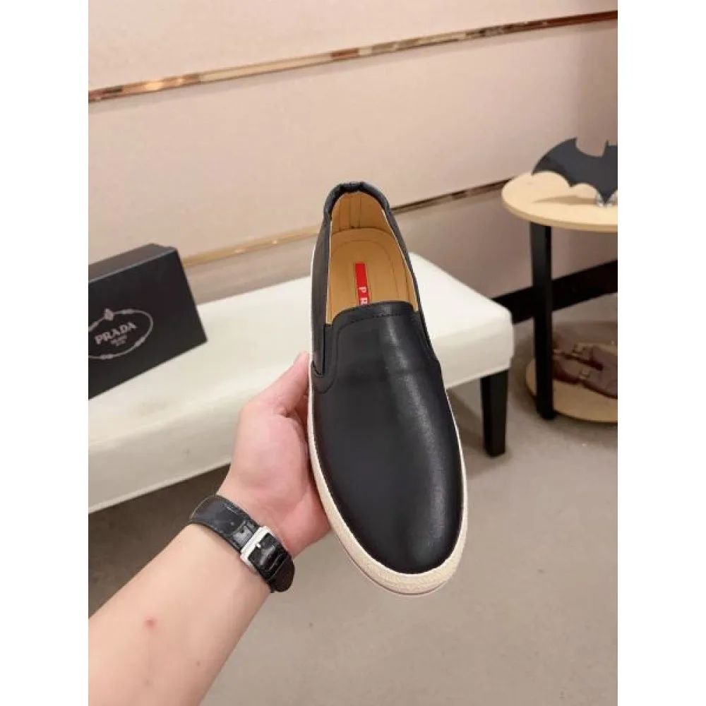 GUCCI グッチ 海外限定モデル新作 2026 メンズ用 カジュアルシューズ 商品画像 3