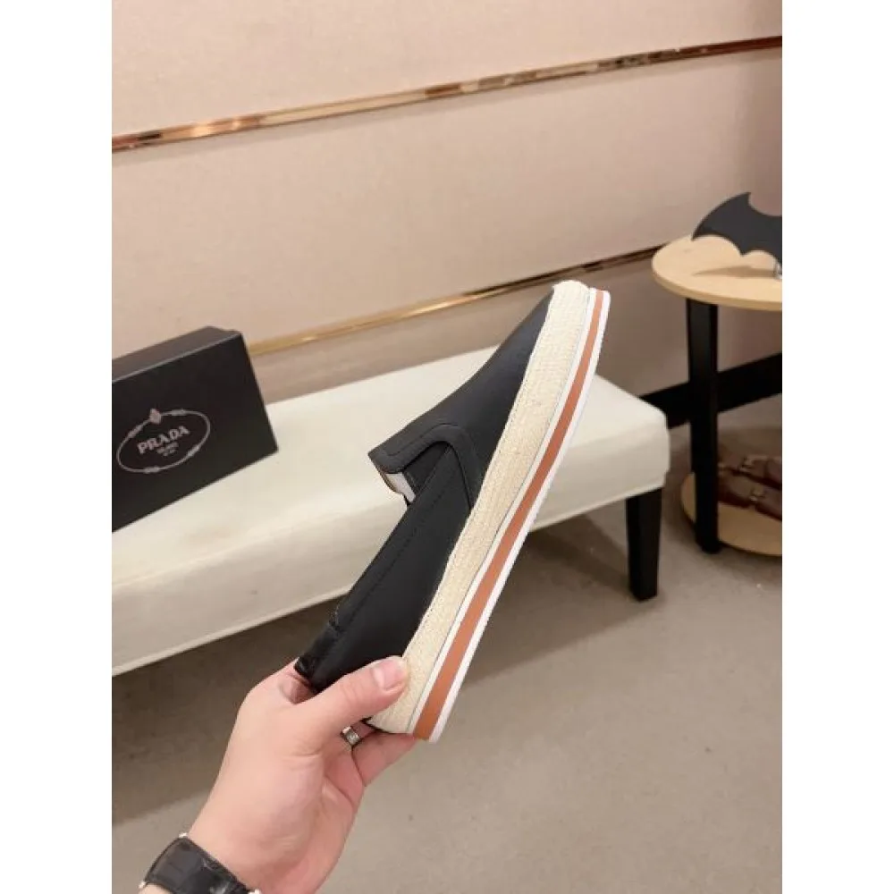 GUCCI グッチ 海外限定モデル新作 2026 メンズ用 カジュアルシューズ 商品画像 5