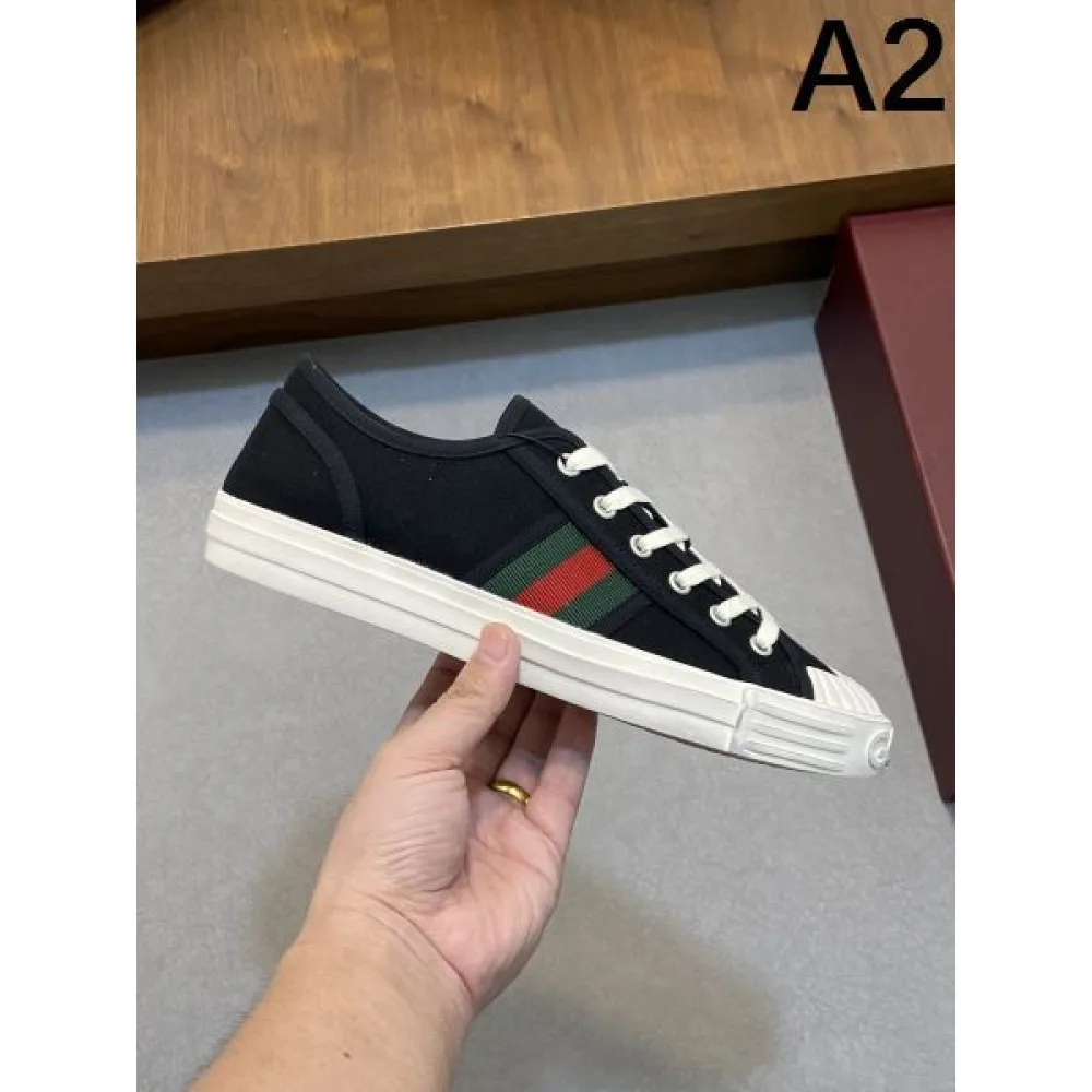 GUCCI グッチ 春夏も引き続き注目 2026 メンズ用 カジュアルシューズ 商品画像 2