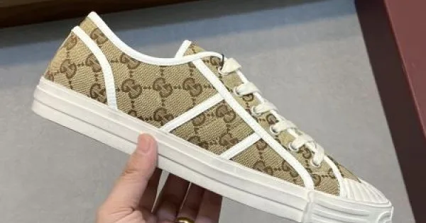 GUCCI グッチ 春夏も引き続き注目 2026 メンズ用 カジュアルシューズ 商品画像 11