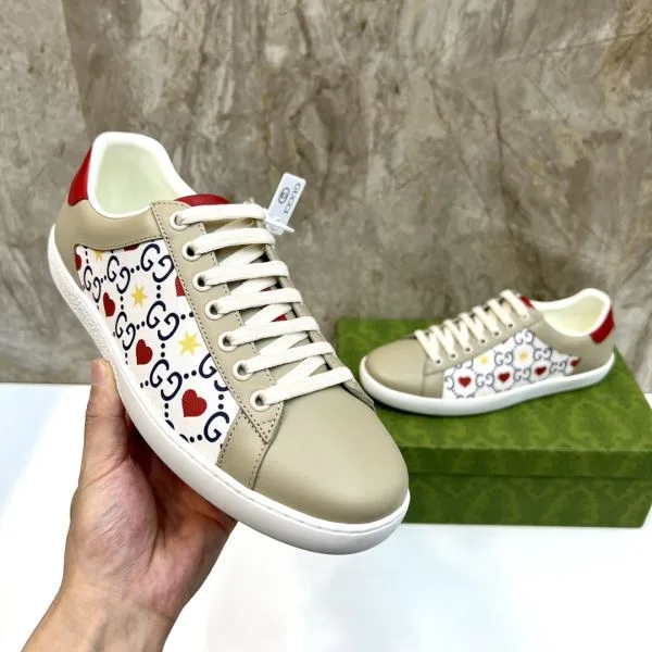 GUCCI グッチ 春夏最新作完売必至 2026 メンズ用 カジュアルシューズ 商品画像 10