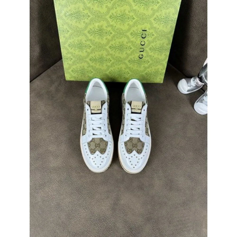 GUCCI グッチ 夏の軽やかなコーデ 2026 メンズ用 カジュアルシューズ 商品画像 3