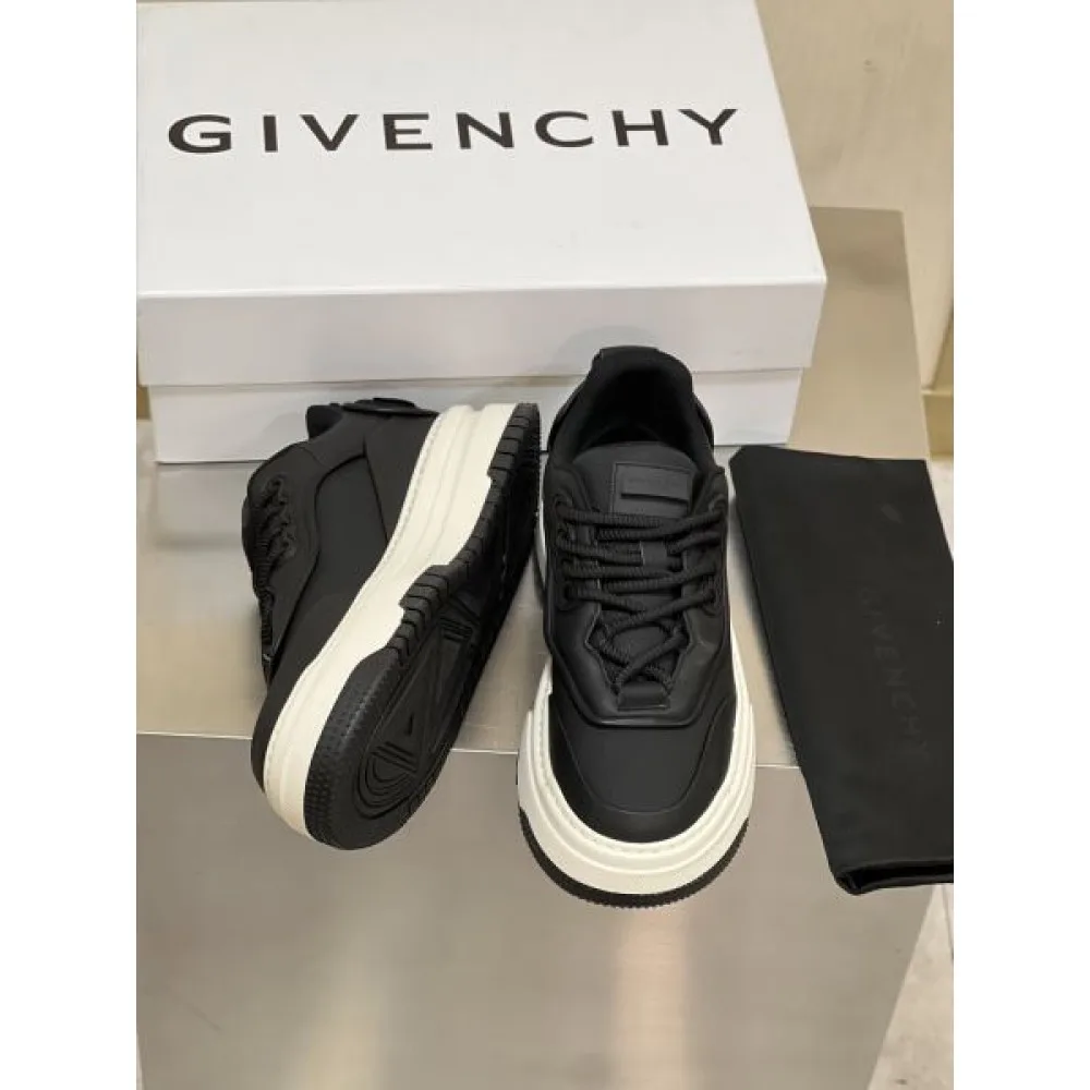 GIVENCHY ジバンシィ 衝撃セールで破格 2026 メンズ用 カジュアルシューズ 商品画像 3