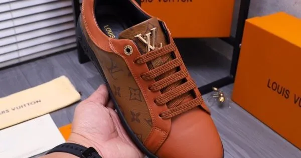 LOUIS VUITTON ルイヴィトン 最旬のスタイル 2026 メンズ用 カジュアルシューズ 商品画像 11