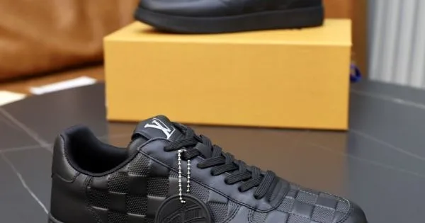 LOUIS VUITTON ルイヴィトン 確保済み 2026 メンズ用 カジュアルシューズ 商品画像 11