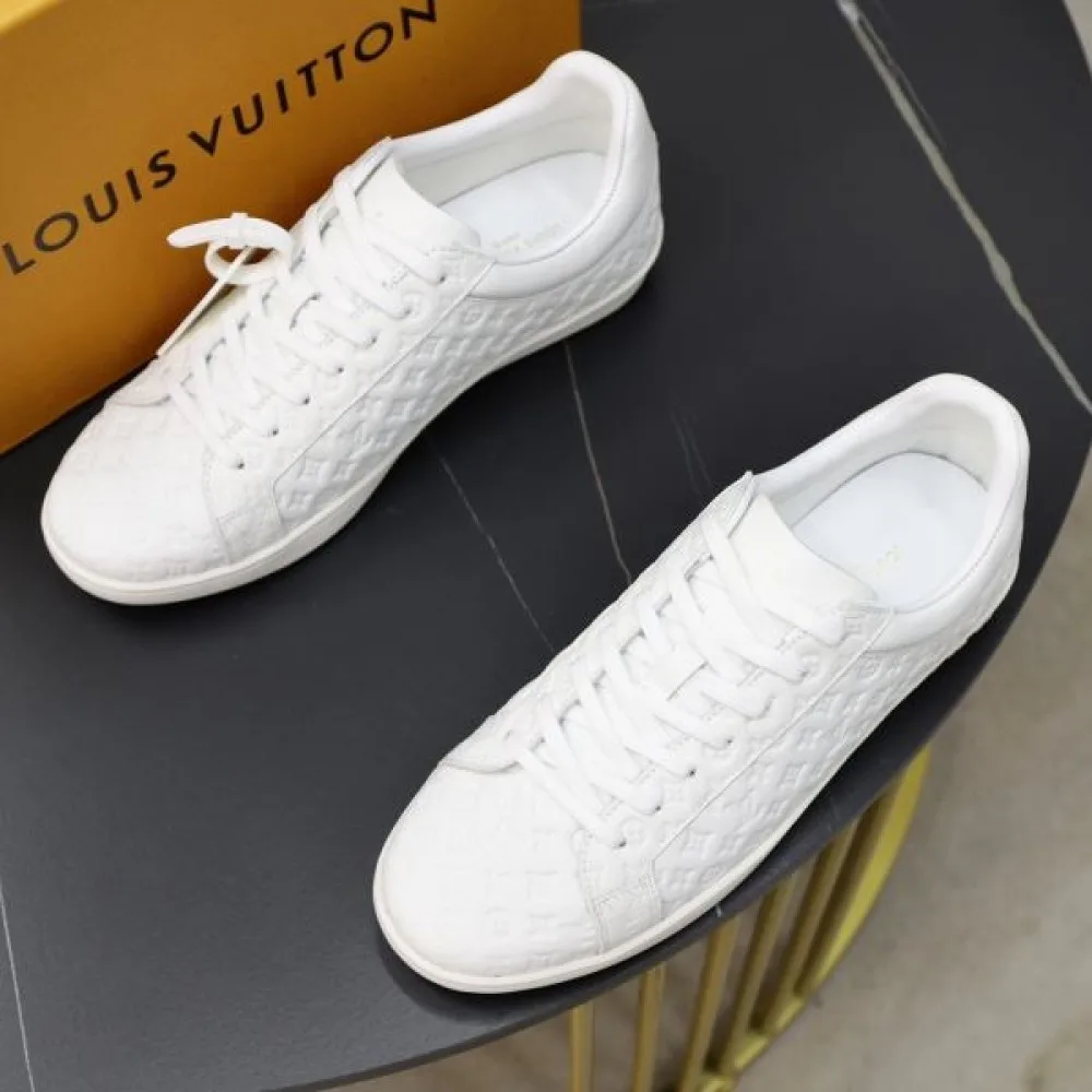 LOUIS VUITTON ルイヴィトン 高級感がUP! 2026 メンズ用 カジュアルシューズ 商品画像 4