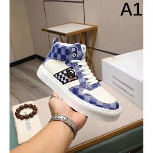 2024FW メンズ用 カジュアルシューズ LOUIS VUITTON ルイヴィトン ロゴが美しい 商品画像 1