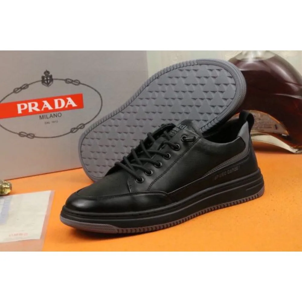 PRADA プラダ 昨年も人気のアイテム新品 2026 メンズ用 カジュアルシューズ 商品画像 4