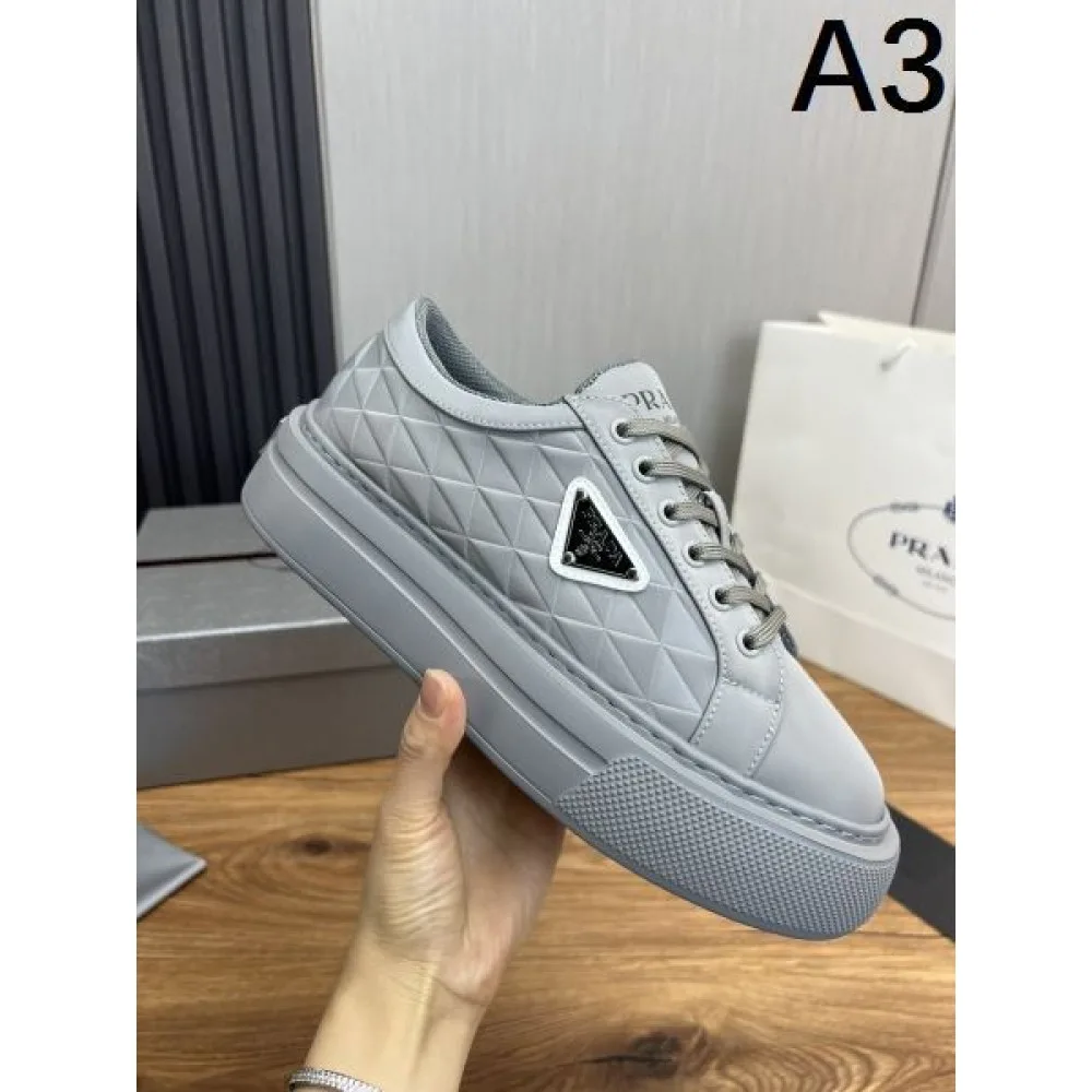 PRADA プラダ この時季だからお買い得 2026 メンズ用 カジュアルシューズ 商品画像 3