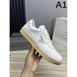PRADA プラダ 新作セール価格でゲット 2026 メンズ用 カジュアルシューズ 商品画像 1